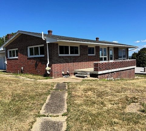 5th image of 142 Hilltop Dr