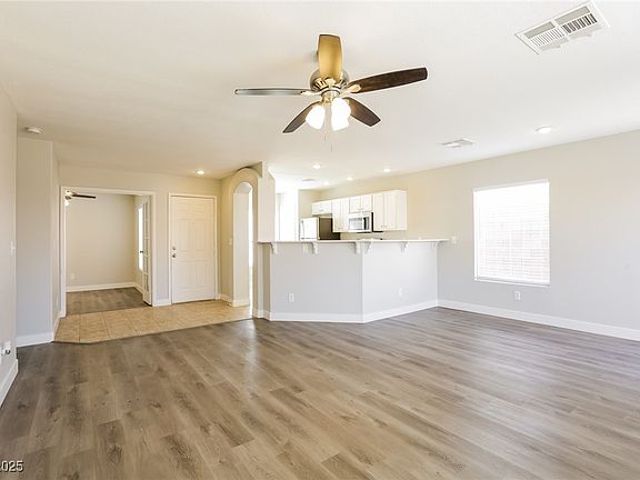 5th image of 3122 Fern Crest Ave