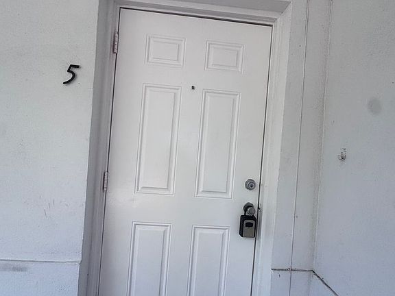 4th image of 306-314 N Lakeside Ct APT A5