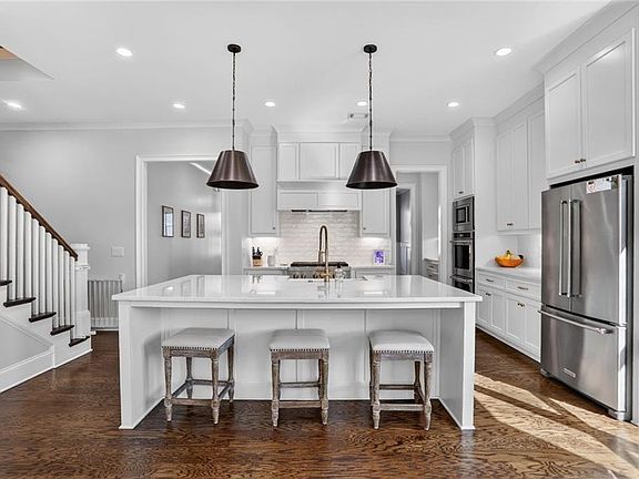 2nd image of 287 Green Hill Rd