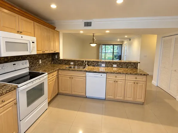 1400 NW 45th St APT B7, Pompano Beach, FL 33064