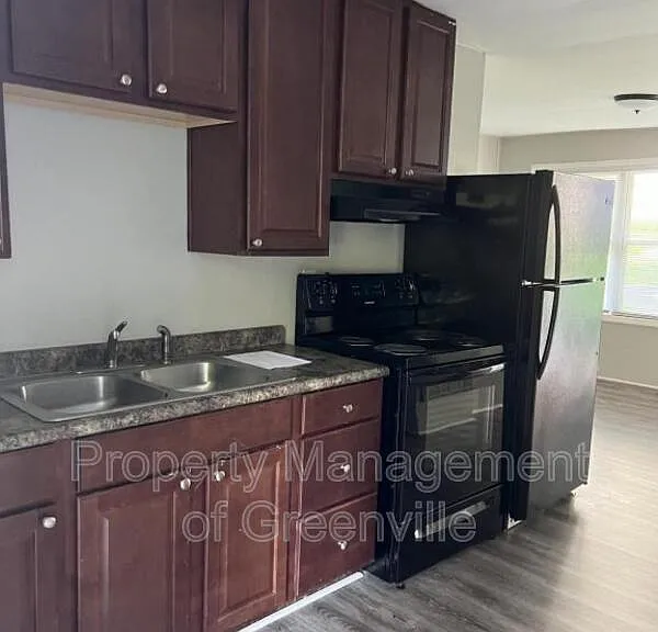 326 Loop St #G — Photo 2