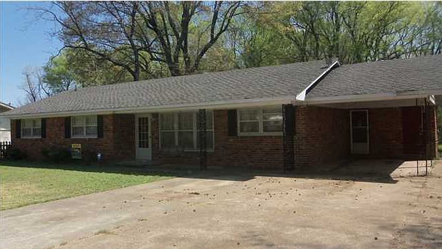 1st image of 713 E Lakeside Dr
