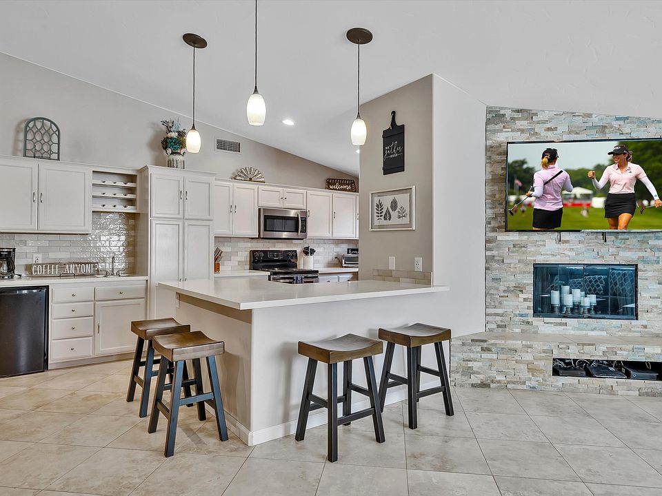 1st image of 52580 Avenida Navarro