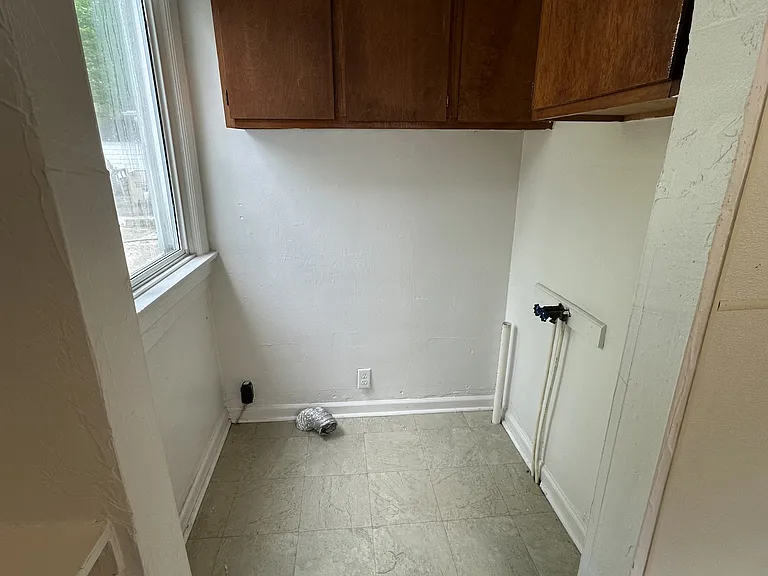 2109 W 9th St — Photo 5