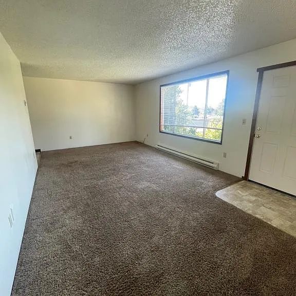 383 2nd Ave — Photo 3
