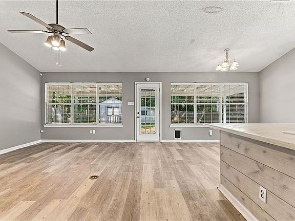 5th image of 9420 Copperfield Dr N