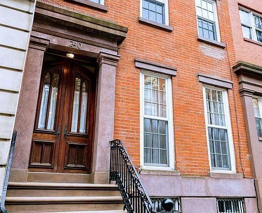 5th image of 240 W 21st St