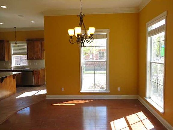5th image of 390 Saint Charles Blvd