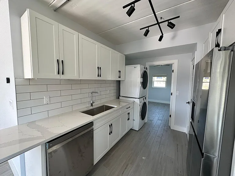 209 Sailfish Dr E — Photo 4