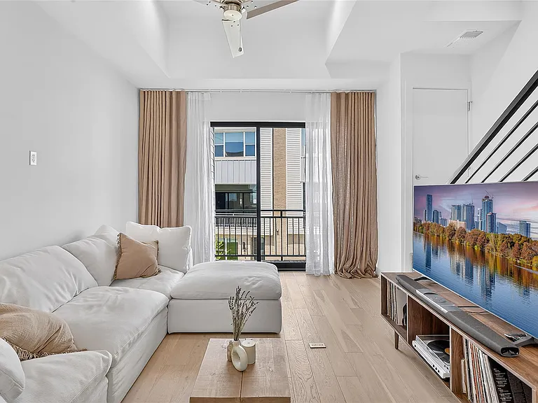 2805 McCurdy St #14 — Photo 6