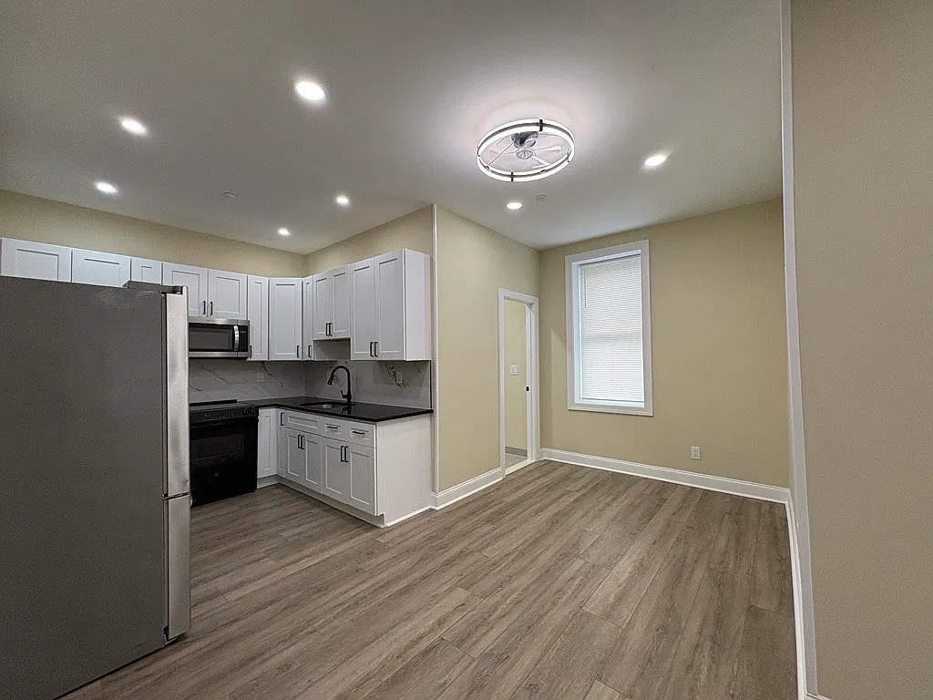 2 bed, $1,600 — Photo 4