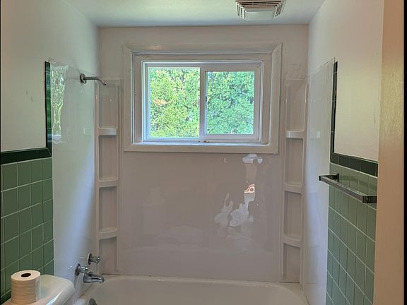 2nd image of 2525 15th St #2525