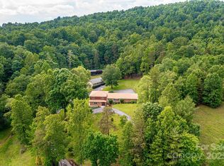 221 Roberts Ln, Lenoir, NC 28645