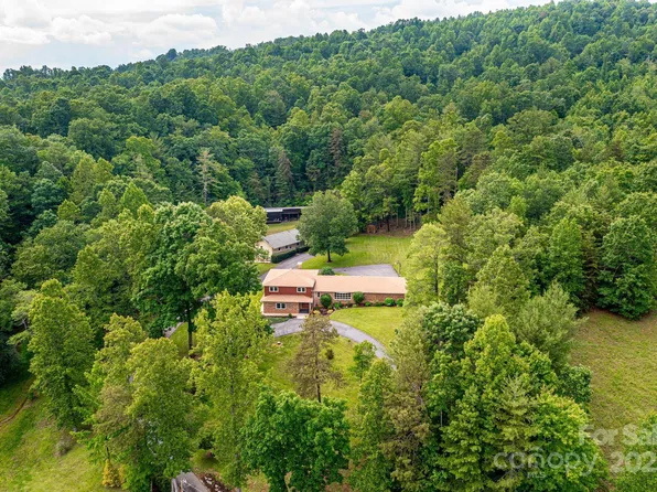 221 Roberts Ln, Lenoir, NC 28645