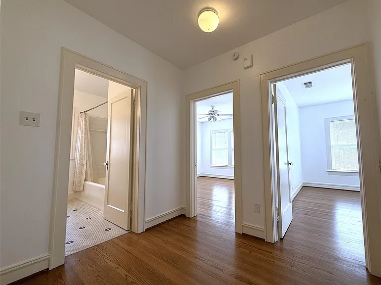2311 Wroxton Rd — Photo 16