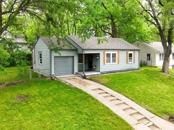 620 NE 45th Ter, Kansas City, MO 64116