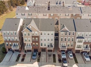 25212 Split Creek Ter, Chantilly, VA 20152