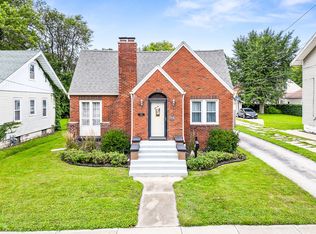 1506 E Oakland Ave, Bloomington, IL 61701