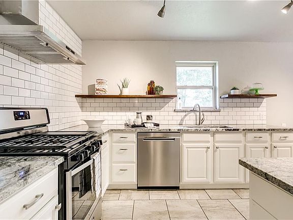 2nd image of 4724 W Park Pl