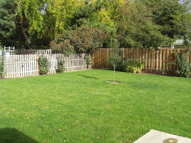 2nd image of 28 NE Ivy Ln