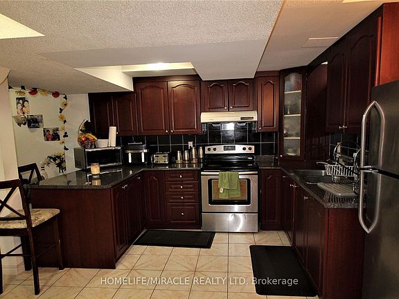 5th image of 26 Briardale Rd #Basement