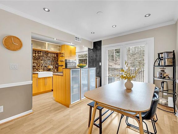 3rd image of 510 Coventry Rd APT 15D