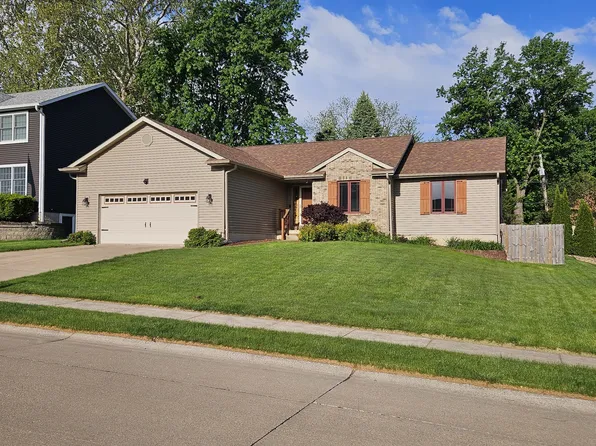 2740 Duggleby St, Davenport, IA 52803