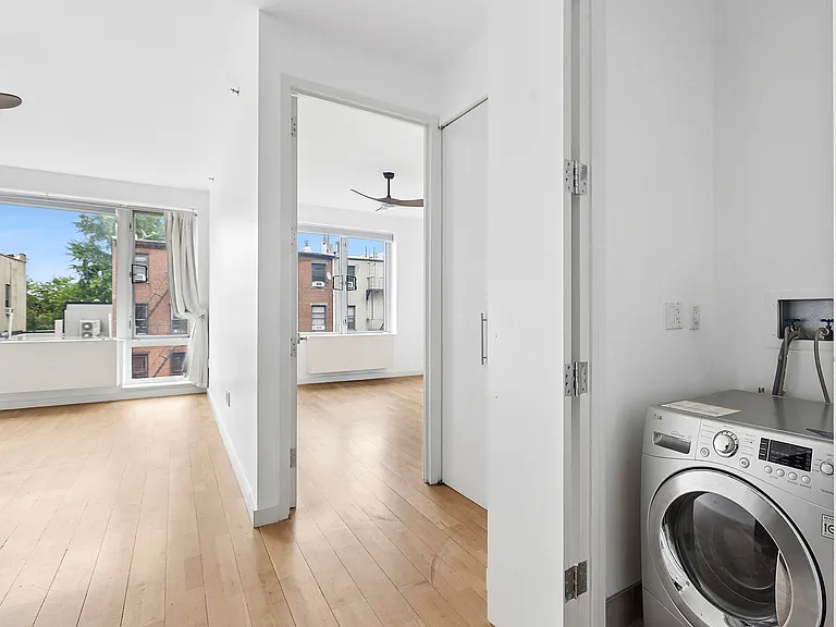 545 Washington Ave #409 — Photo 8