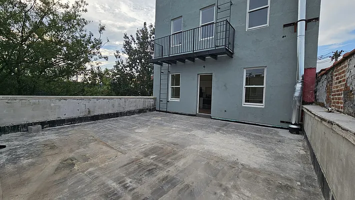 Rented by David Francis New York LLC | media 23