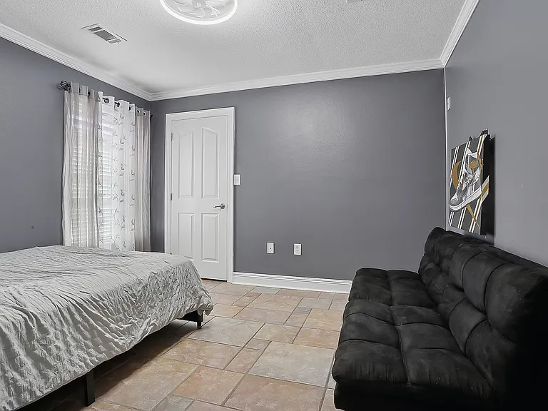 208 Annette Dr — Photo 7