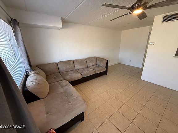 3rd image of 60 Vining Ct APT 4