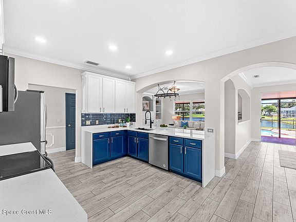 3rd image of 4225 Fenrose Cir