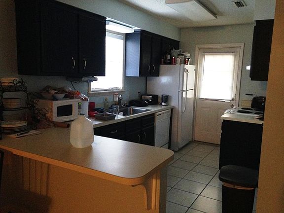 3rd image of 154 Blue Pool Dr