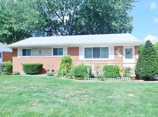 8439 Doncaster Dr, Sterling Heights, MI 48312