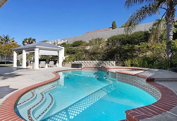 945 Passiflora Ave — Photo 7