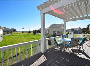3212 Castle Dr, Crystal Beach, TX 77650