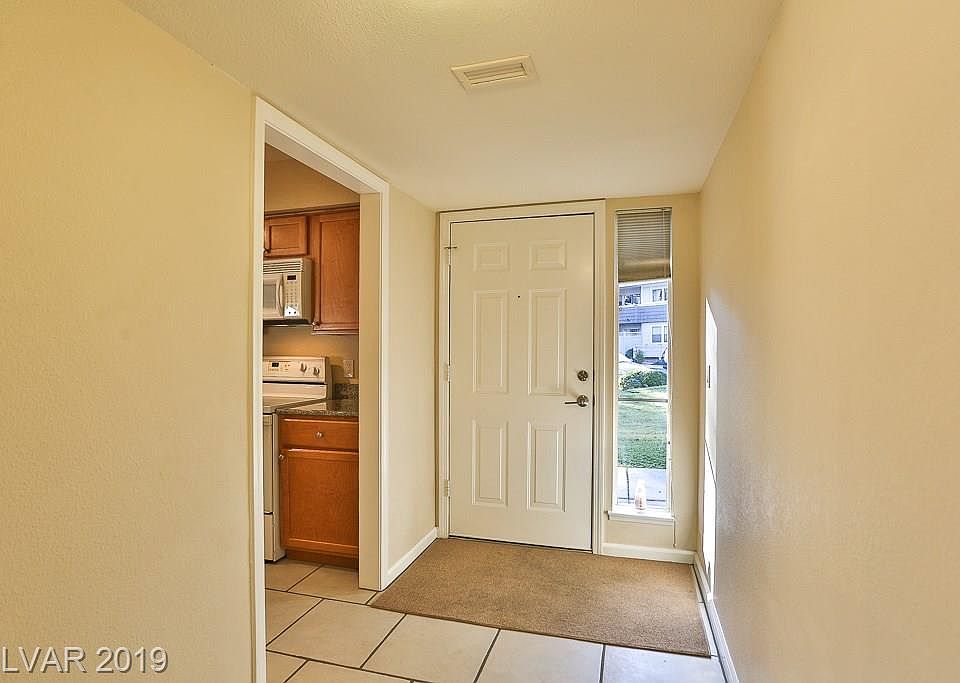 1st image of 634 Oakmont Ave Unit 1905