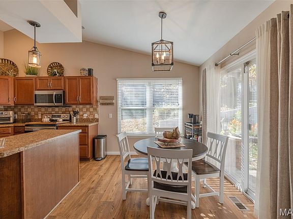 4th image of 31261 Willow Ct