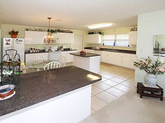 5th image of 1435 Connemara Cir