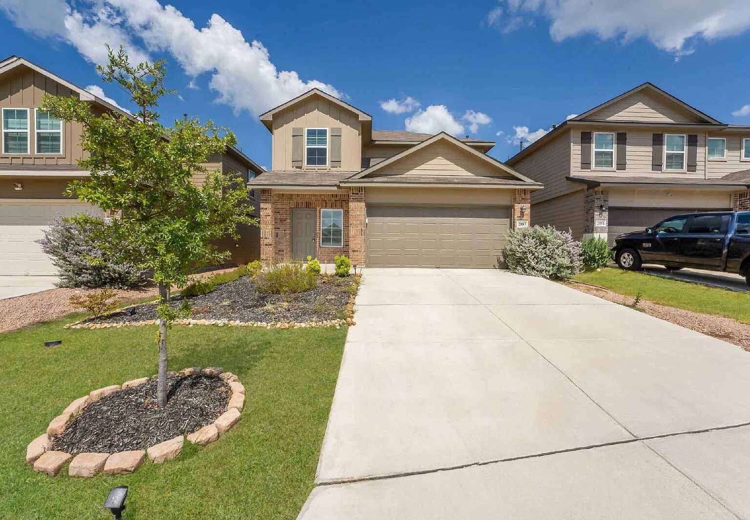 4 bed, 2.5 bath, 2139 sqft, $1,950 — Photo 1