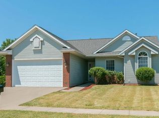 52 Stanwyck Dr, Iowa City, IA 52240