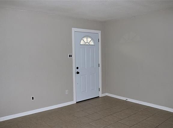 3rd image of 3037 College Ave