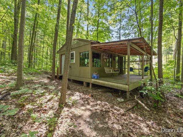 2187 Shawnee Trl, Stanton, MI 48888