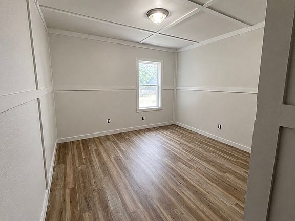 3rd image of 602 E 2nd St