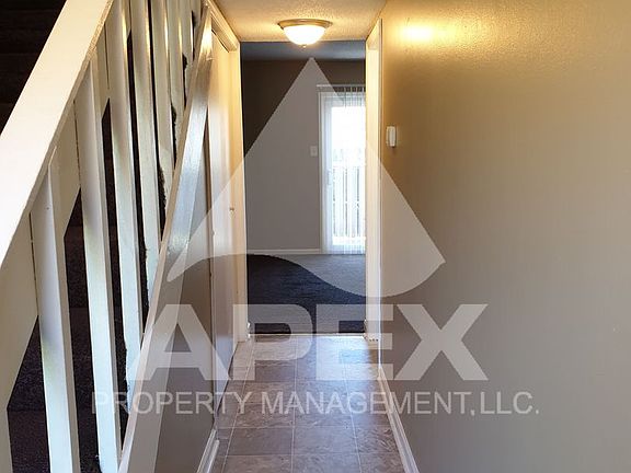 5th image of 424 Cross Creek Rd Unit D