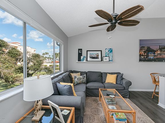 3rd image of 718 Beach Park Ln #V286