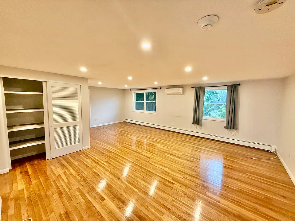 40 Stone St #5R