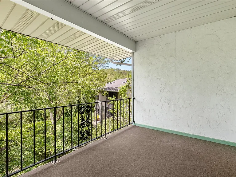 2427 Reynolds Manor Dr #0 — Photo 25