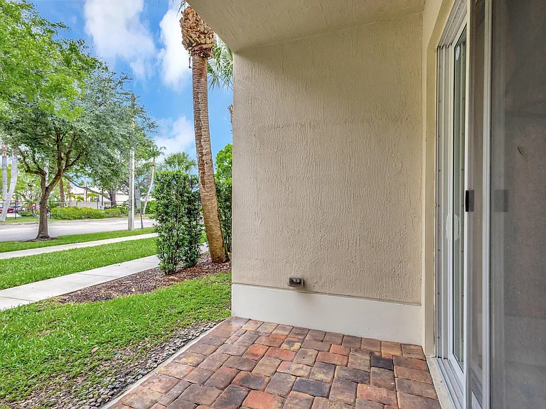 91 Palm Ln — Photo 24